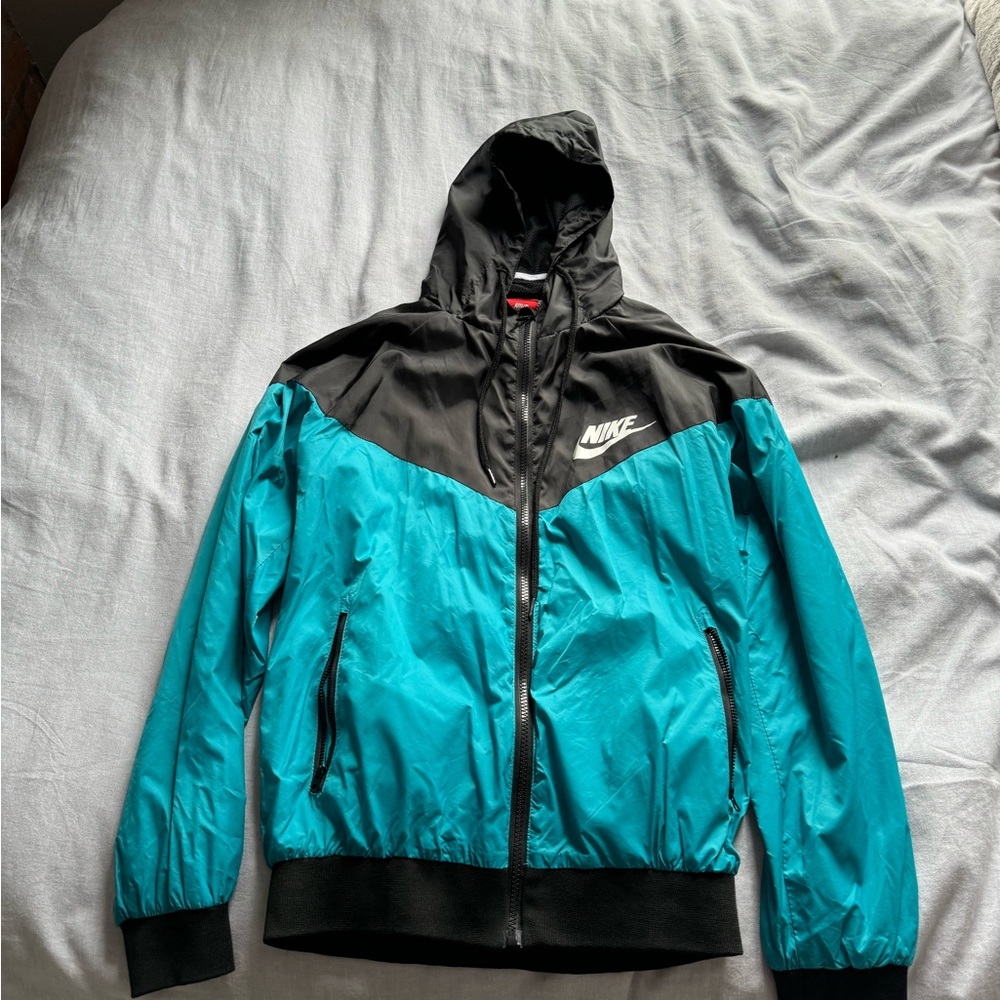 Nike Sportswear Windrunner. Size M.